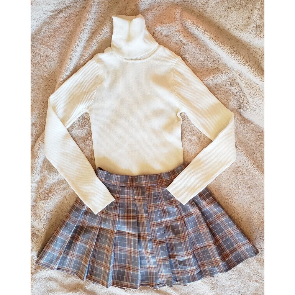Plaid Gray/Brown Junior Size Sm Mini Skate Skort & Cream Long Sleeve Turtleneck